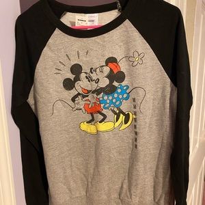 Disney Mickey & Minnie sweatshirt
